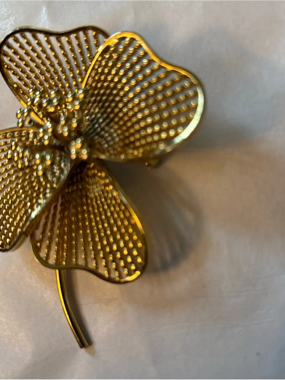 Gold Tone  4 Leaf Clover or flower brooch. Approximately 3 inches.
